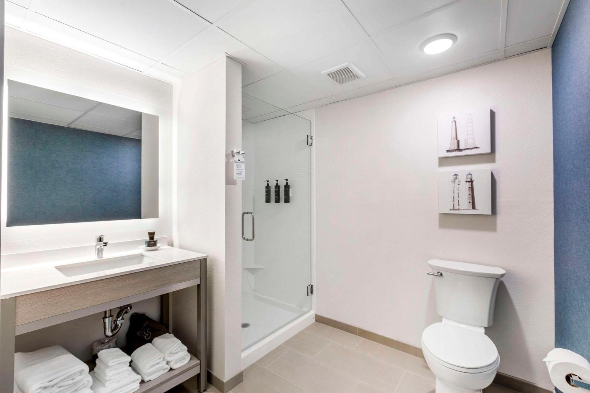 The Harborview, Ascend Hotel Collection Порт Вашингтон Екстериор снимка
