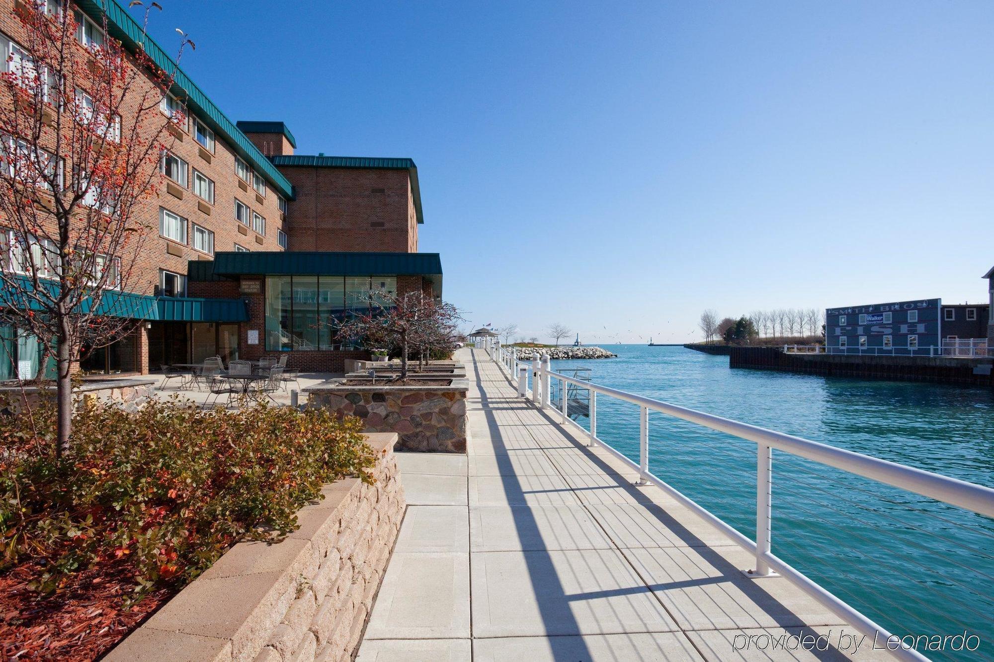 The Harborview, Ascend Hotel Collection Порт Вашингтон Екстериор снимка